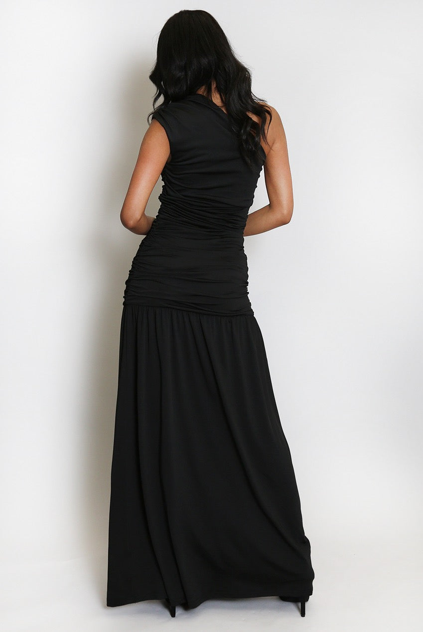 Svartur síður kjóll kemur yfir aðra öxl www.demetra.is jólakjóll árshátíðarkjóll áramótakjóll