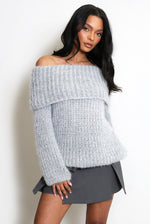 Load image into Gallery viewer, Grá off the shoulder peysa Mjúk www.demetra.is
